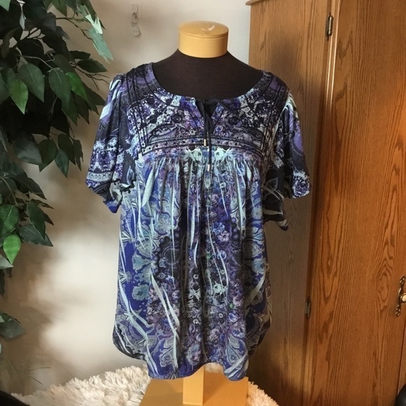 ROZ & Ali 1X keyhole tie front with cape sleeves floral lace detail in b… - Picture 1 of 14